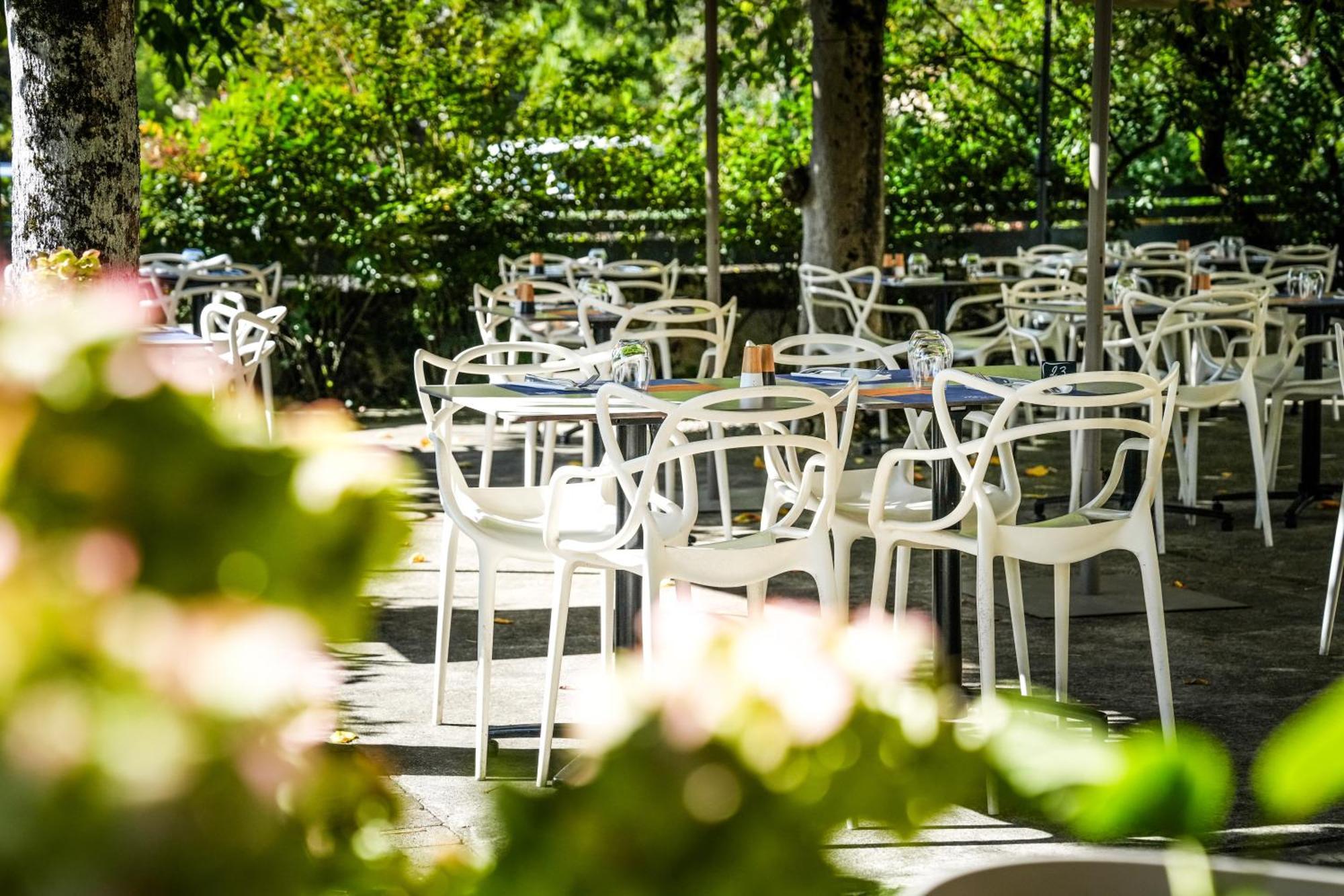 Logis Hotel & Restaurant Le Cadet De Gascogne Saint-Justin  ภายนอก รูปภาพ