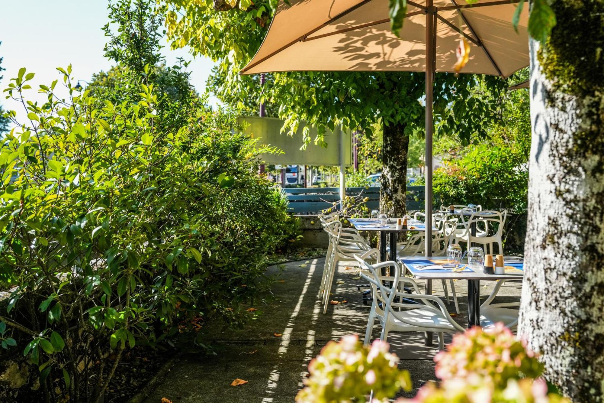 Logis Hotel & Restaurant Le Cadet De Gascogne Saint-Justin  ภายนอก รูปภาพ