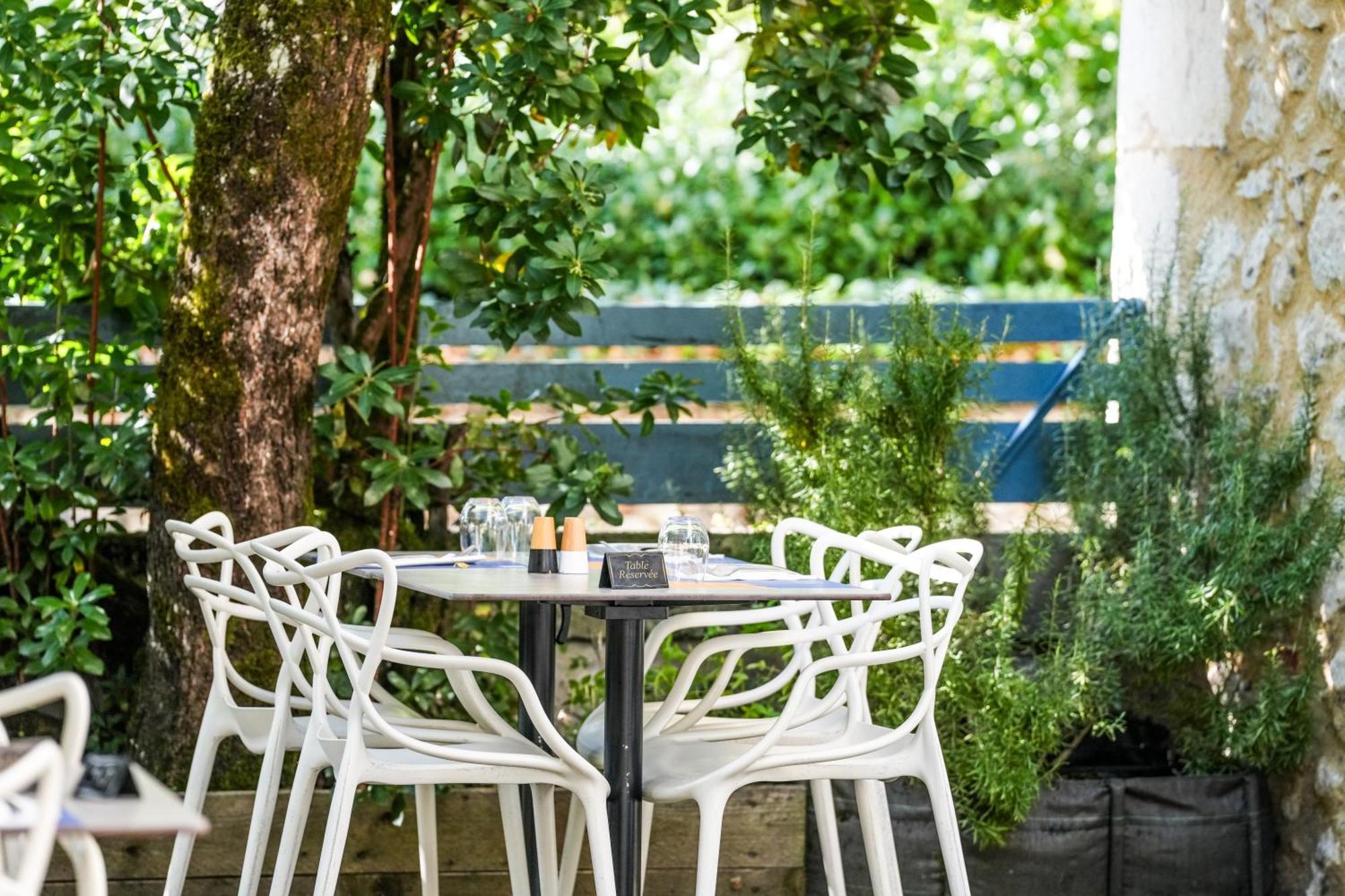 Logis Hotel & Restaurant Le Cadet De Gascogne Saint-Justin  ภายนอก รูปภาพ