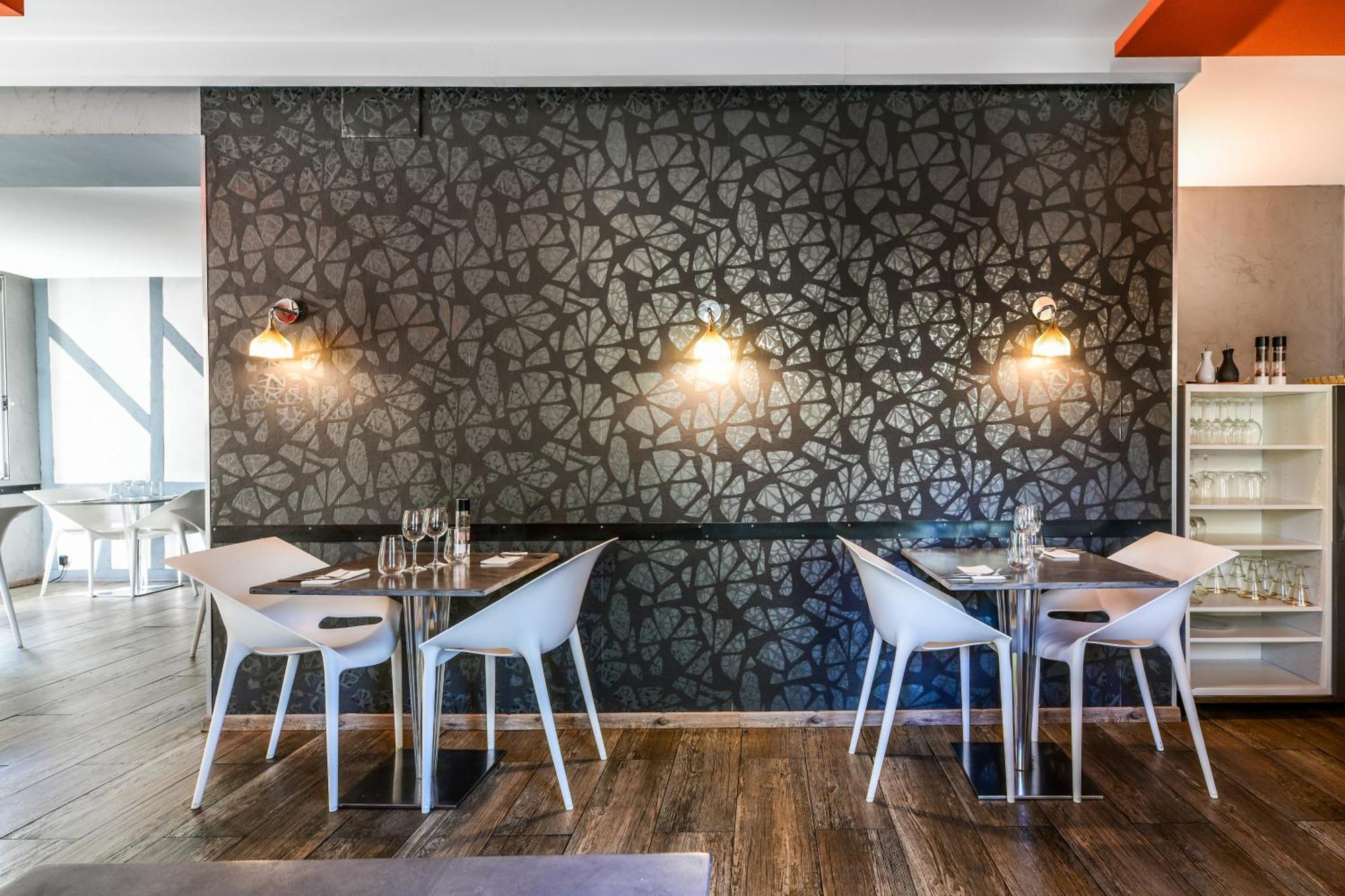 Logis Hotel & Restaurant Le Cadet De Gascogne Saint-Justin  ภายนอก รูปภาพ
