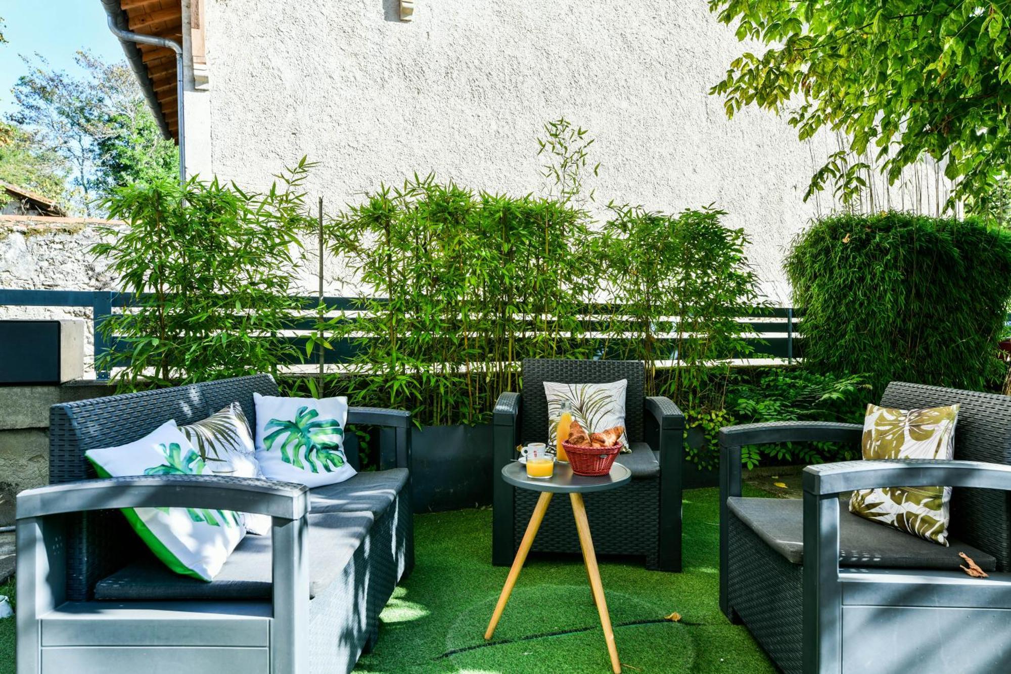 Logis Hotel & Restaurant Le Cadet De Gascogne Saint-Justin  ภายนอก รูปภาพ