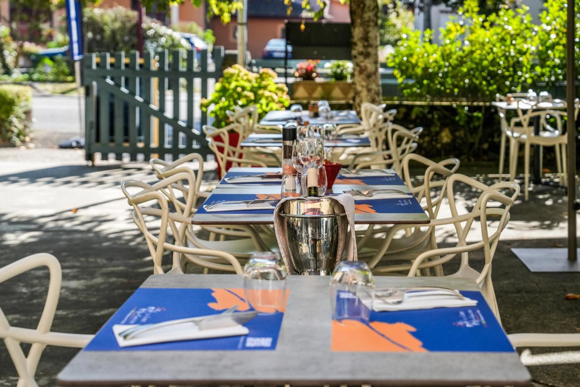 Logis Hotel & Restaurant Le Cadet De Gascogne Saint-Justin  ภายนอก รูปภาพ