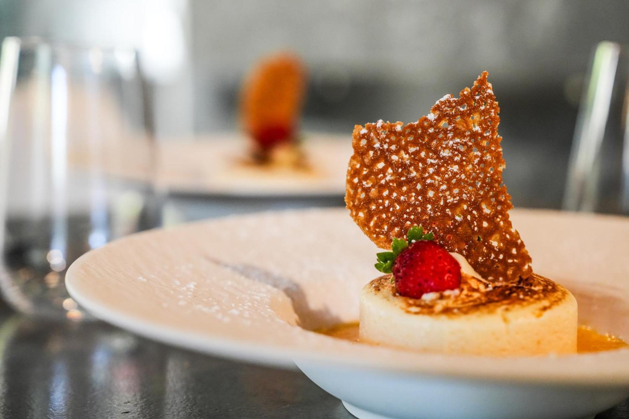 Logis Hotel & Restaurant Le Cadet De Gascogne Saint-Justin  ภายนอก รูปภาพ