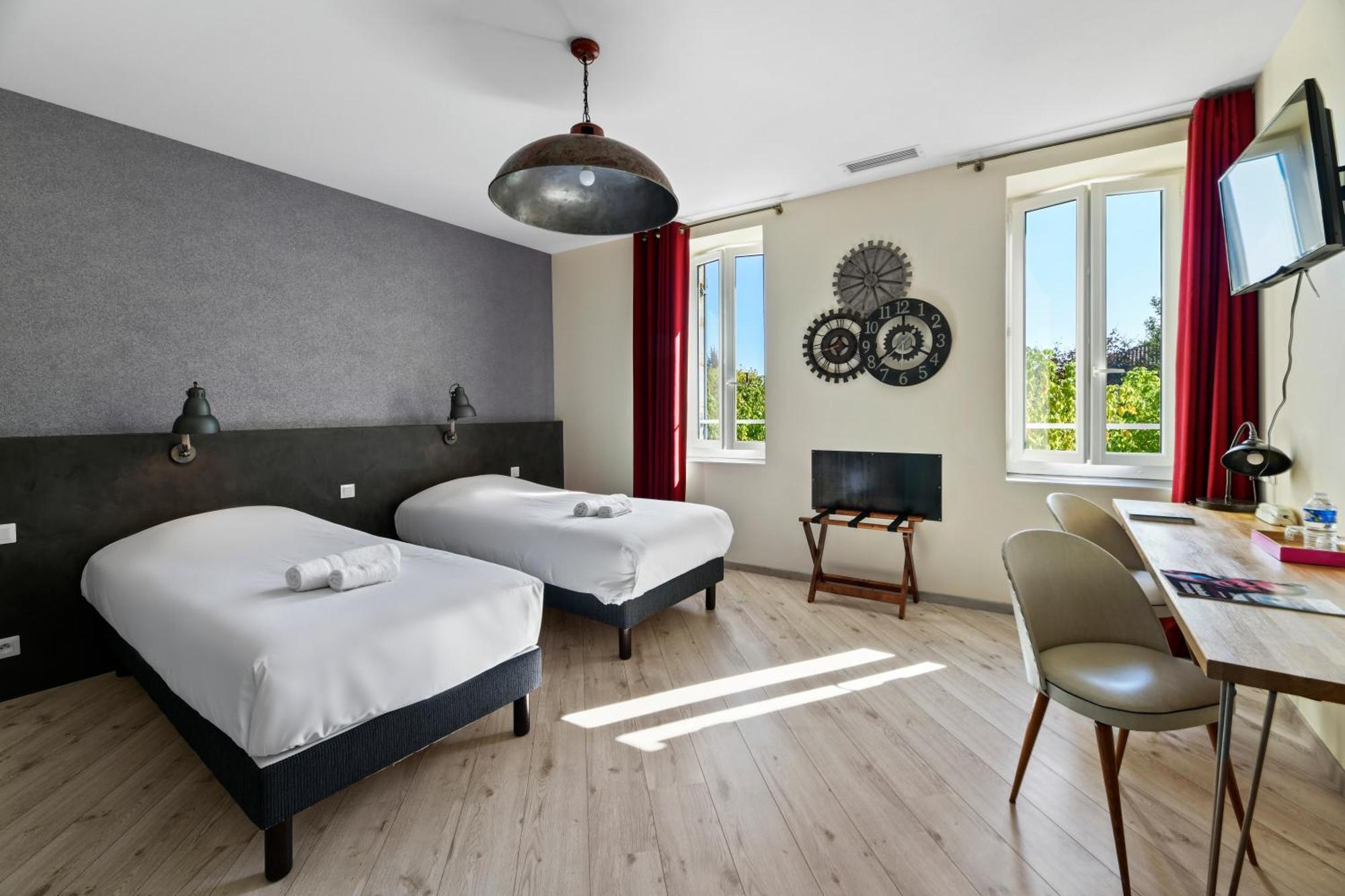 Logis Hotel & Restaurant Le Cadet De Gascogne Saint-Justin  ภายนอก รูปภาพ