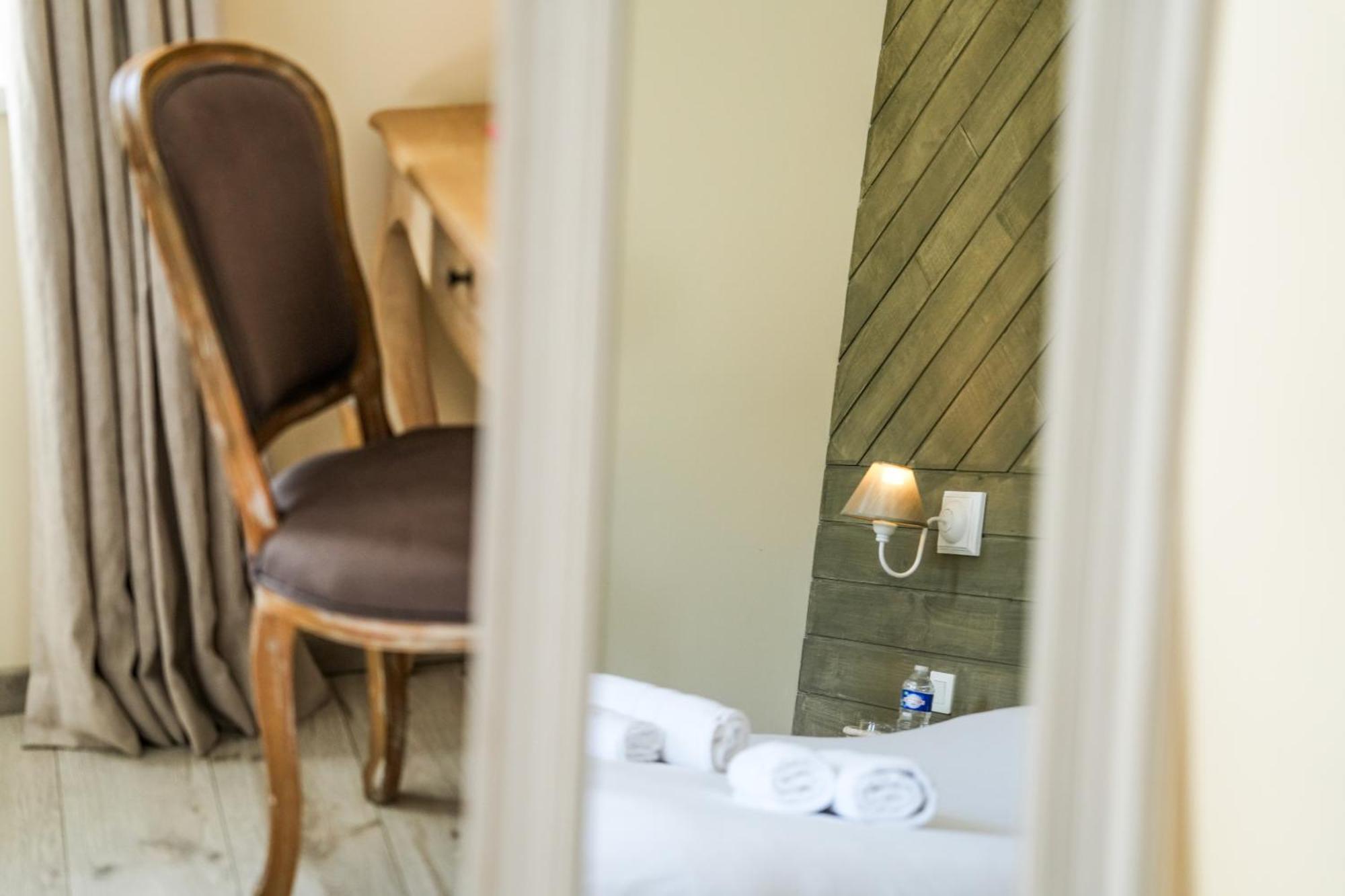 Logis Hotel & Restaurant Le Cadet De Gascogne Saint-Justin  ภายนอก รูปภาพ